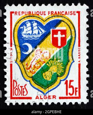 FRANKREICH - UM 1959: Eine in Frankreich gedruckte Marke zeigt Arms of Algier, um 1959 Stockfoto