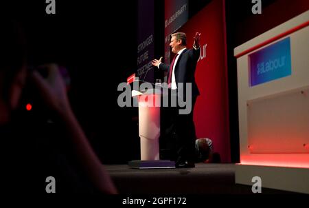 Brighton UK 29. September 2021 - Sir Keir Starmer hält seine Rede auf der Labour Party Konferenz heute im Brighton Center : Credit Simon Dack / Alamy Live News Stockfoto