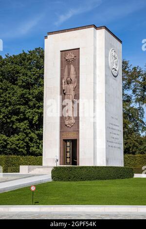 HAMM, LUXEMBURG - 22. September 2021: Gedenkkapelle am Amerikanischen Friedhof und Gedenkstätte, Begräbnis von General George Patton. Hier ist der m verankert Stockfoto