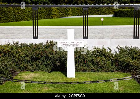 HAMM, LUXEMBURG - 22. September 2021: Amerikanischer Friedhof und Gedenkstätte mit Begräbnis des General III. Armee George S. Patton jr. In Luxemburg Stockfoto