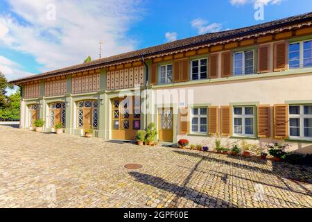 Musikschulgebäude der Rössligasse 51 im Dorf Riehen, Kanton Basel-Stadt, Schweiz. Stockfoto