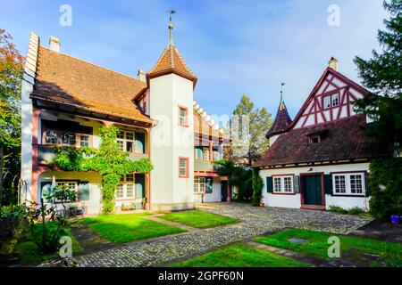 Das Wettsteinhaus im Ortskern von Riehen ist ein denkmalgeschütztes Gebäude. Riehen, Kanton Basel-Stadt, Schweiz. Stockfoto