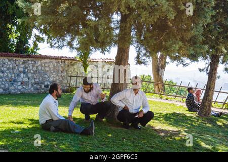 Istanbul, Türkei; 25. Mai 2013: Menschen in den Topkapi-Gärten. Stockfoto