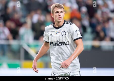 Warschau, Polen. September 2021. Maik Nawrocki von Legia in Aktion während des polnischen PKO Ekstraklasa League-Spiels zwischen Legia Warszawa und Rakow Czestochowa im Marschall Jozef Pilsudski Legia Warsaw Municipal Stadium.Endstand; Legia Warszawa 2:3 Rakow Czestochowa. (Foto von Mikolaj Barbanell/SOPA Images/Sipa USA) Quelle: SIPA USA/Alamy Live News Stockfoto