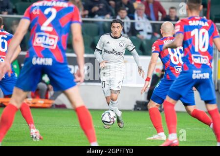 Josue Pesqueira von Legia in Aktion während des polnischen Spiels der PKO Ekstraklasa League zwischen Legia Warszawa und Rakow Czestochowa im Marschall Jozef Pilsudski Legia Warsaw Municipal Stadium.Endstand; Legia Warszawa 2:3 Rakow Czestochowa. (Foto von Mikolaj Barbanell / SOPA Images/Sipa USA) Stockfoto