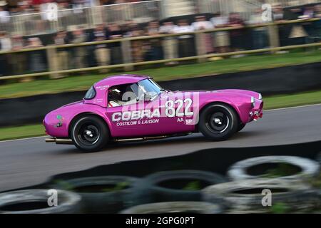 Mike Whitaker, Mike Jordan, AC Cobra Dreiblake, Stirling Moss Memorial Trophy, mit GT-Autos mit geschlossenem Cockpit, die vor 1963 eine Stunde lang gefahren sind Stockfoto