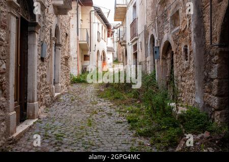 Fossa (Aq), Italien 25/09/2021: Die Stadt wurde nach dem Erdbeben verlassen. © Andrea Sabbadini Stockfoto