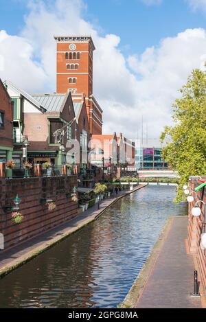 Bars und Restaurants am Canalside in Brindley Place, Birmingham, Großbritannien Stockfoto