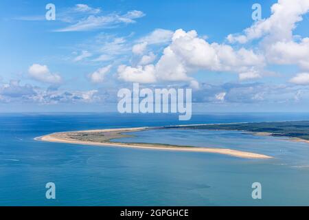 Frankreich, Charente Maritime, Les Mathes, die Pointe und der Leuchtturm de la Coubre (Luftaufnahme) Stockfoto