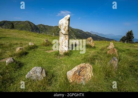 Frankreich, Haute Garonne, Pyrenäen, meghalitischer Kreis am Pierrefitte-Pass Stockfoto