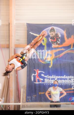 Frankreich, Loire, Saint Etienne, Turner Mélanie De Jésus Dos Santos beim Training im Pole Gym France, Turnkomplex Séraph Berland Stockfoto