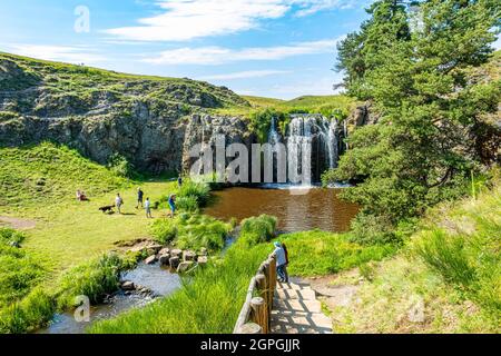 Frankreich, Auvergne, Cantal, Allanche, regionaler Naturpark der Vulkane der Auvergne, Veyrines-Kaskade, Hochebene von Cezallier Stockfoto