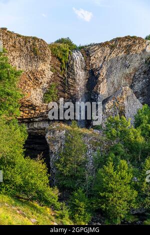 Frankreich, Lozere, regionaler Naturpark Aubrac, Nasbinals, Deroc-Wasserfall, Cascade du Deroc, basaltischer Fluss Stockfoto