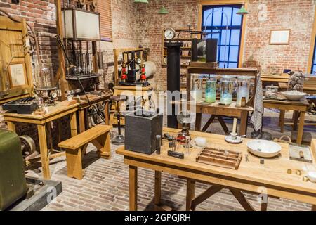 EINDHOVEN, NIEDERLANDE - 29. AUGUST 2016: Inneneinrichtung des Philips Firmenmuseums in Eindhoven Stockfoto