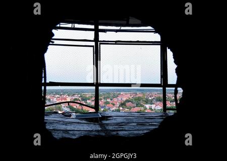 Kroatien, Slawonien, Vukovar, der Wasserturm, Symbol des Widerstands der Stadt gegen den Feind während der Belagerung von Vukovar im Jahr 1991, mehr als 600 Mal in 3 Monaten getroffen, jetzt ein Denkmal, Einschlag von Granaten Stockfoto