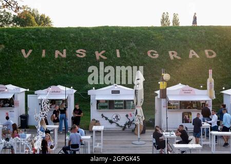 Kroatien, Kreis Varazdin, Varazdin, Spancirfest, Straßenfest, das seit 1999 jeden Sommer stattfindet, Stari Grad (vieille ville) Stockfoto