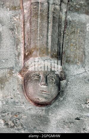 Frankreich, Doubs, Le Bizot, Saint Georges Kirche aus dem 14. Jahrhundert, im 18. Jahrhundert wiederaufgebaut, Kirchenschiff, Gewölbe, Sockel Stockfoto