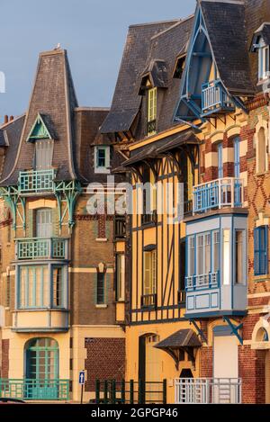 Frankreich, Somme, Mers les Bains, die Villen der Belle Epoque am Meer, Jugendstilvillen Stockfoto