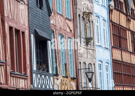 Frankreich, seine Maritime, Rouen, die mittelalterliche Rue Martainville, Fachwerkhäuser Stockfoto