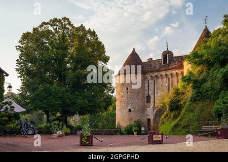 Frankreich, Indre, Berry, Creuse Valley, Gargilesse-Dampierre, Beschriftet Les Plus Beaux Villages de France, Eingang des Schlosses