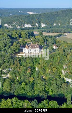 Frankreich, Dordogne, Périgord, Tal der Vézère, Tursac, die mittelalterliche Burg Marzac fünfzehnten Jahrhundert (Luftbild) Stockfoto