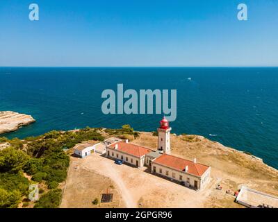 Portugal, Algarve, Carvoeiro, Leuchtturm (Farol) von Alfanzina (Luftaufnahme) Stockfoto