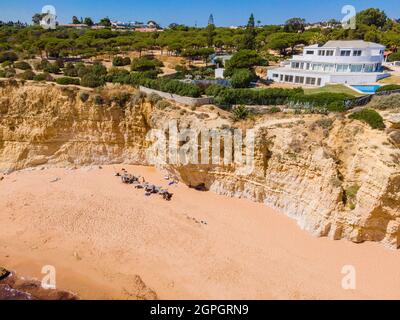 Portugal, Algarve, Albufeira, Evaristo, Praia da Ponta Grande (Luftaufnahme) Stockfoto