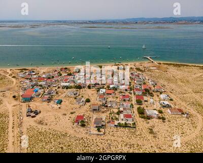 Portugal, Algarve, Faro, Insel oder Ilha da Culatra, Hangares (Luftaufnahme) Stockfoto