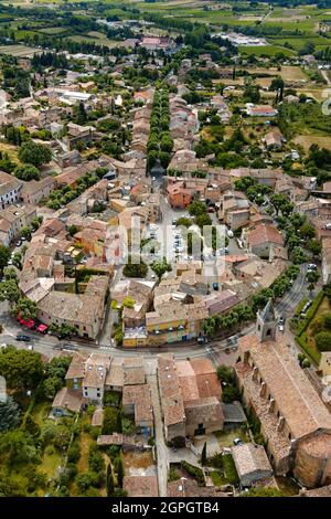 Frankreich, Vaucluse, regionaler Naturpark Mont Ventoux, Villes sur Auzon (Luftaufnahme) Stockfoto