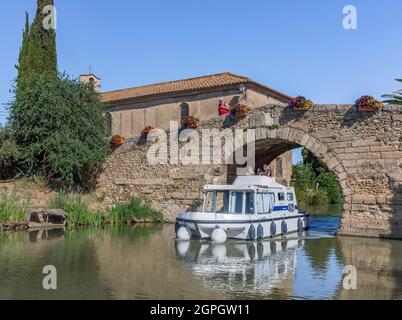 Frankreich, Aude, Ginestas, Le Somail, der Canal du Midi, der von der UNESCO zum Weltkulturerbe erklärt wurde Stockfoto