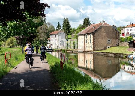 Frankreich, Haute Saone, Canal de l'Est zwischen Port sur Saone und Ray sur Saone Stockfoto