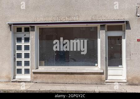 Frankreich, Haute Loire, Fay-sur-Lignon, alte Backery auf dem Dorfplatz Stockfoto