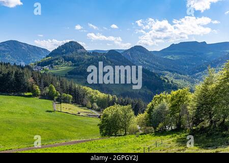 Frankreich, Ardèche (07), Parc naturel régional des Monts d'Ardèche, Village de Borée, Roches de Borée, sucs de Sara et de Tauron, Vivarais, Pays des Sucs Stockfoto