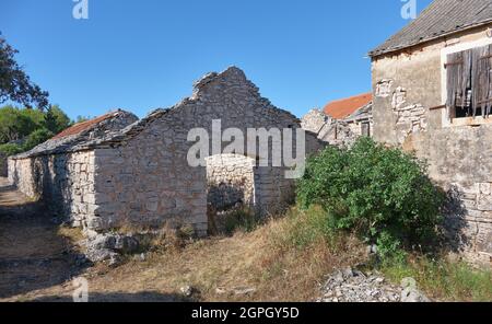 Eine alte Rune in Humac historischen mittelalterlichen mediterranen Dorf. Hisorische authentische Museum Dorf des Lebens der Vorfahren auf hvar Kroatien Stockfoto