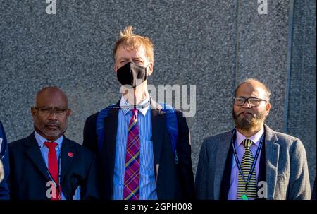 Brighton, Sussex, Großbritannien. September 2021. Stephen Timms Abgeordneter für East Ham schließt sich anderen Delegierten und Parteimitgliedern auf der Labour-Parteikonferenz an. Kredit: Newspics UK South/Alamy Live Nachrichten Stockfoto