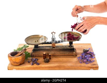 Roberval Balance vor weißem Hintergrund Stockfoto
