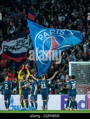 Lionel Messi, Neymar, Kylian Mbappé, Georginio Wijnaldum, Achraf Hakimi, Nuno Mendes aus Paris Saint-Germain während der UEFA Champions League-Gruppe Stockfoto