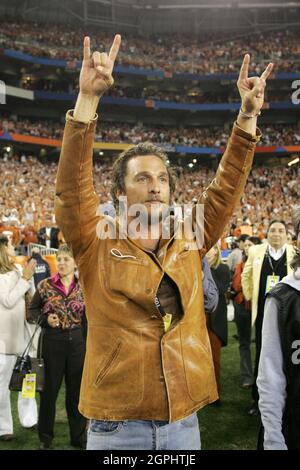 Schauspieler und Texas Longhorns Fußballfan matthew mcconaughey am Rande eines College-Fußballspiels. Stockfoto