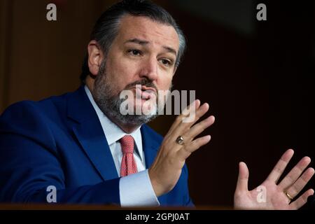 Usa. September 2021. Der US-Senator Ted Cruz (Republikaner von Texas) spricht während der Anhörung des Justizausschusses des Senats mit dem Titel „das verfassungswidrige Abtreibungsverbot von Texas und die Rolle des Schattendockets“ am Mittwoch, dem 29. September 2021, im Hart Senate Office Building in Washington, DC. Quelle: Tom Williams/Pool Via Cnp/Media Punch/Alamy Live News Stockfoto