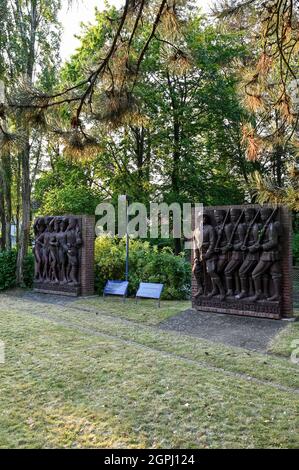DEUTSCHLAND, Hamburg, Deutsch-Ostafrika-Kolonialdenkmal, Askari-Denkmal ...