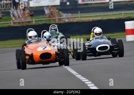 Duncan Rabagliati, Alexis-BMC HF1, Robin Longdon, Lola-Ford Mk2, Chichester Cup, Vorne motorte Formula Juniors, die in den Jahren 1958 bis 1962, G fuhr Stockfoto