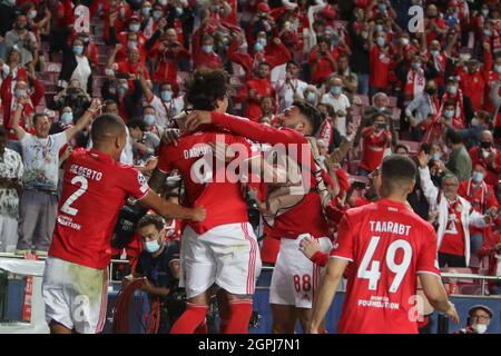 Lissabon, Portugal. September 2021. Darwins Stürmer Núñez SL Benfica feiert, nachdem er am 29. September 2021 im Estadio da Luz, Lissabon, beim UEFA Champions League Group E-Spiel zwischen SL Benfica und dem FC Barcelona ein Tor erzielt hat. Portugal Kredit: SPP Sport Pressefoto. /Alamy Live News Stockfoto