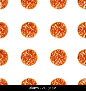 Nahtloses Pizzamuster isoliert auf weißem Hintergrund. Draufsicht auf Paperoni Pizza Food Hintergrund. Stockfoto