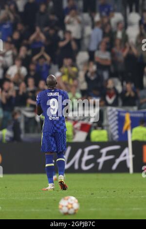 Turin, Italien, 29. September 2021. Romelu Lukaku vom FC Chelsea applaudiert den Fans nach dem letzten Pfeifen des UEFA Champions League-Spiels im Allianz Stadium in Turin. Bildnachweis sollte lauten: Jonathan Moscrop / Sportimage Stockfoto