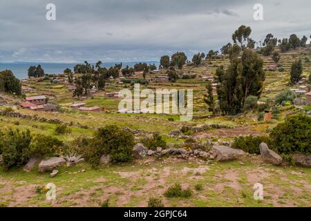 Dorf auf der Insel Taquile im Titicacasee, Peru Stockfoto