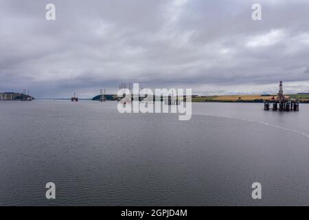 Luftaufnahme der Cromarty Firth, auch bekannt als der 'Ölbohrinsel-Friedhof - auch wenn die Einheimischen nicht einverstanden sind. Stockfoto