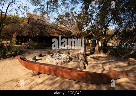 Ngepi Camp, ein beliebter Ort für Überländer und Abenteurer, am Ufer des Okavango Flusses, Caprivi Strip, Namibia Stockfoto