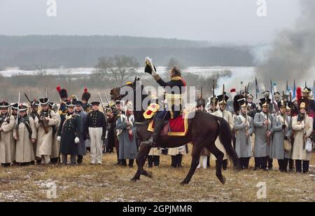 Borissow, Weißrussland - 25. November 2018: Historischer Wiederaufbau die Schlacht von Beresina im napoleonischen Krieg zwischen russischen und französischen Armeen im Jahr 1812. Cros Stockfoto
