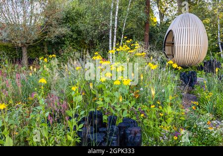 Der Yeo Valley Organic Garden, Gewinner der Goldmedaille und People's Choice Show Garden auf der RHS Chelsea Flower Show, die im September 2021 in London SW3 stattfand Stockfoto