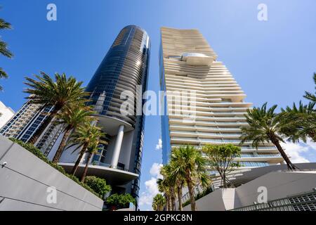 Sunny Isles Beach, FL, USA - 26. September 2021: Foto von Porsche Design Tower und Turnberry Ocean Club Residences Sunny Isles Beach FL Stockfoto